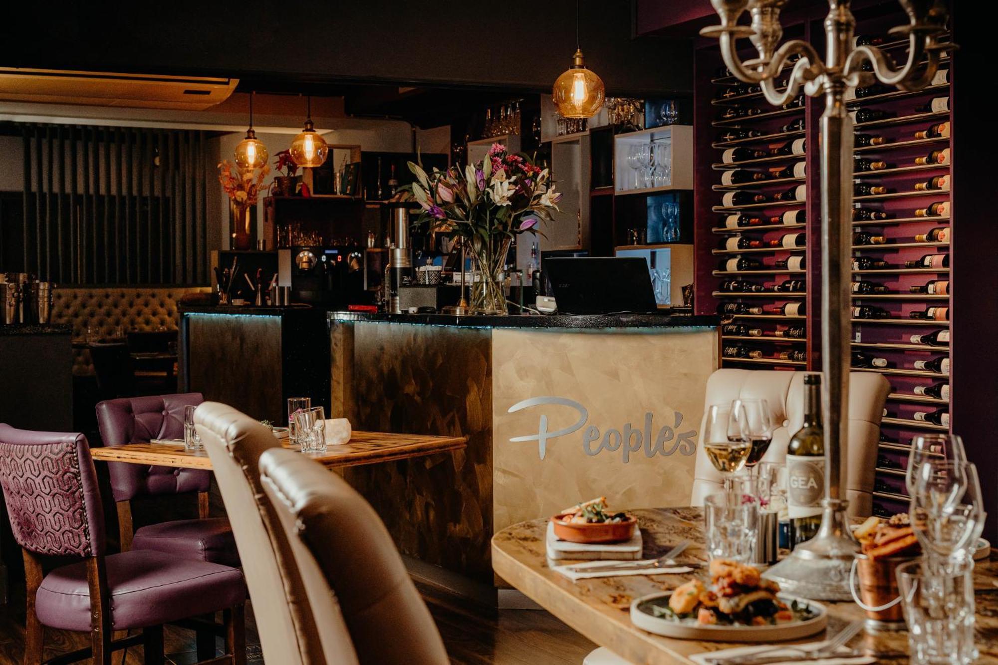 The Farnham Arms Hotel Кейвън Екстериор снимка