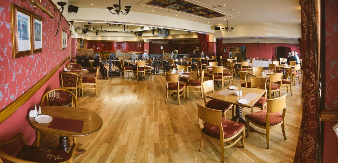 The Farnham Arms Hotel Кейвън Екстериор снимка